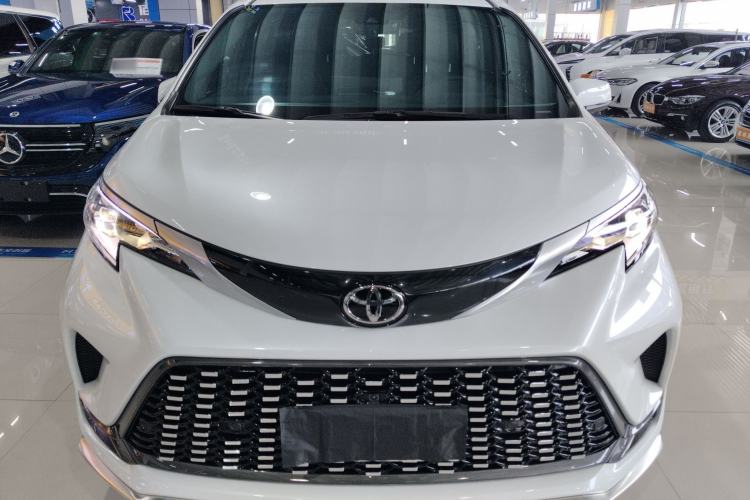 Used Toyota Granvia 2024 2.5L Hybrid Prestige PLUS Four-Wheel Drive Version Front