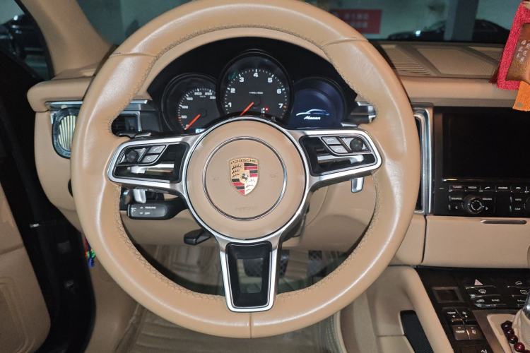 Used Porsche Macan 2016 Macan 2.0T Steering Wheel