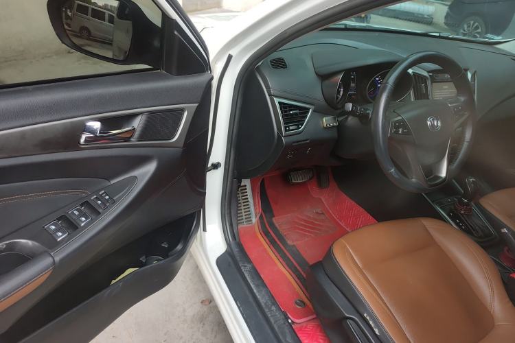 Used CHANGAN Eado 2016 1.6L GDI Automatic JingShang Model Driver Seat