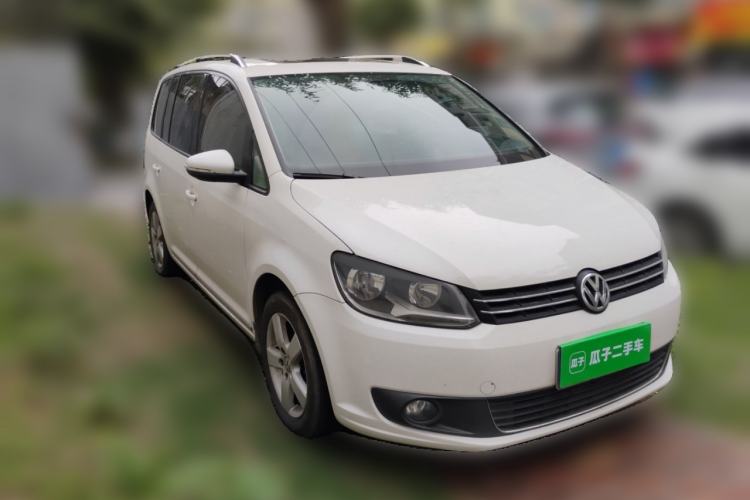 Used Volkswagen Touran 2013 1.4T Manual Comfort Edition 5-Seater Front Right 45 Deg