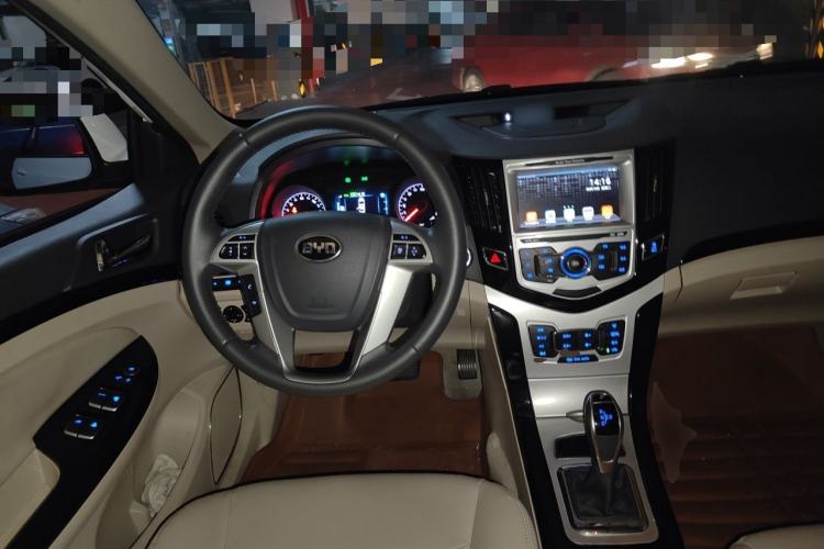 Used BYD e5 2018 450 Smart Connect Deluxe Edition
