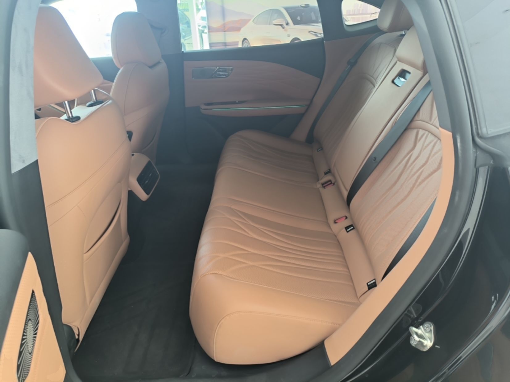 Geely Galaxy 8 2025 130km EM-P Starship Edition — снимка 20
