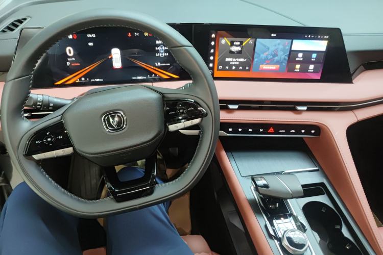 Used Changan CS75 PLUS 2024 3rd Generation Champion Edition 1.5T Intelligent Drive Dynamic Model
