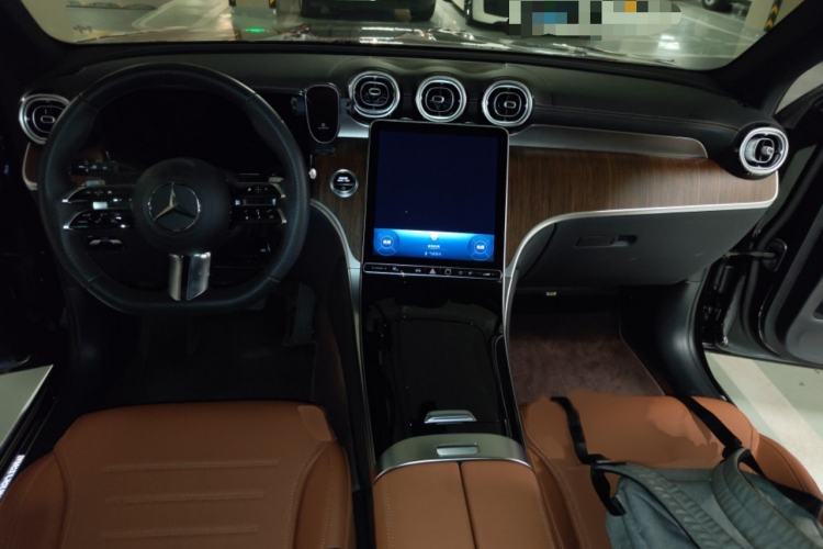 Used Mercedes-Benz GLC 2023 GLC 300 L 4MATIC Dynamic Edition 5-seater Interior 2