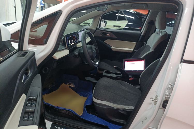 Used Geometry E Firefly 2024 301km Flowing Light