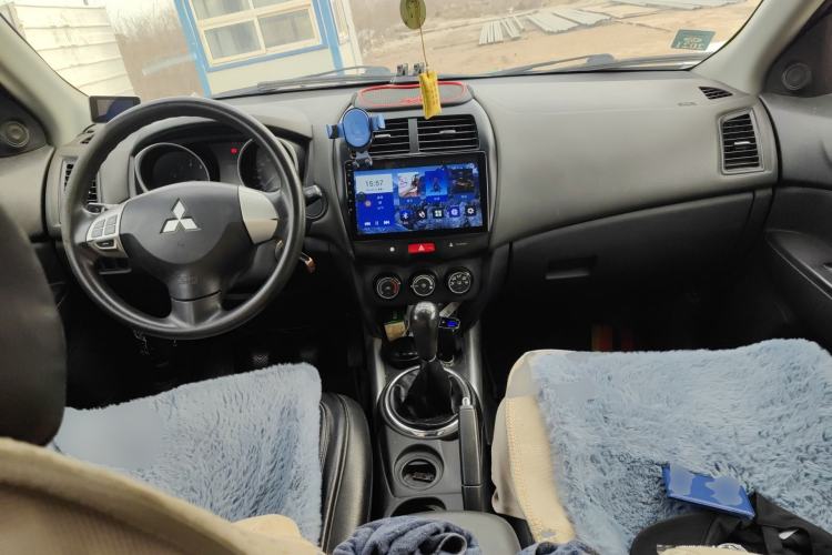 Used Mitsubishi ASX 2013 1.6L Manual Two-Wheel Drive Standard Edition Center Console