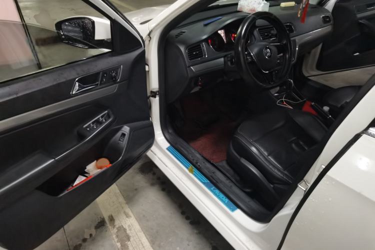 Used Volkswagen Lavida 2015 1.6L Automatic Comfort Edition Driver Seat