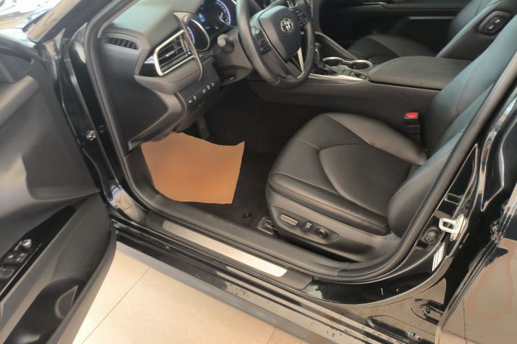 Used Toyota Camry 2021 2.0G Luxury Edition Driver Seat