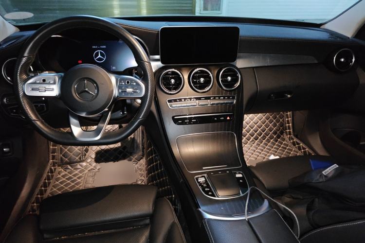 Used Mercedes-Benz C-Class 2021 C 200 L Fashion Edition Sport Version Center Console