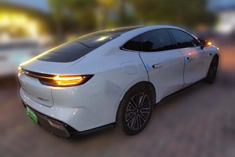 Used Geely Galaxy 8 2025 130km EM-i Prestige Edition Rear Right 45 Deg