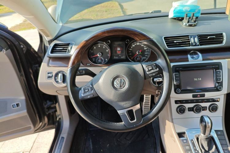 Used Volkswagen Magotan 2015 1.8TSI Prestige Model
