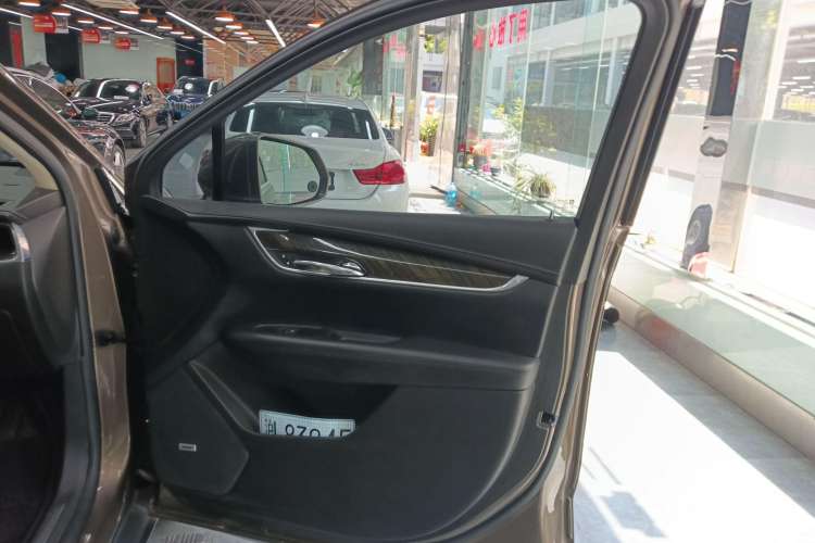 Used Cadillac XT5 2016 25T Luxury Model
