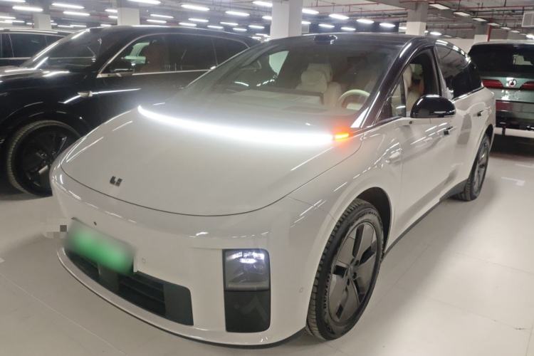 Used Li Auto i6 2025 Model Two-Wheel-Drive Standard Type