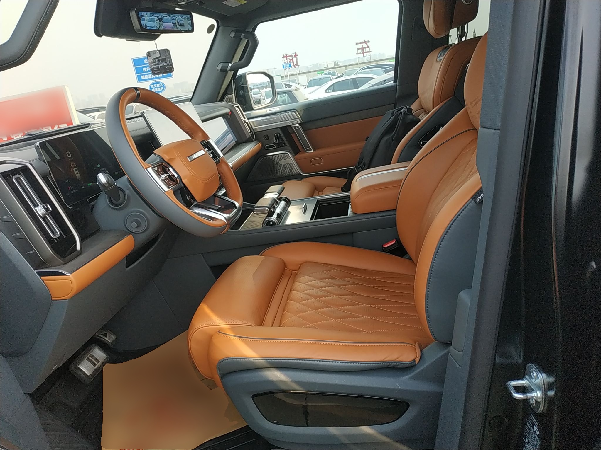 المقاعد الأمامية داخل السيارة