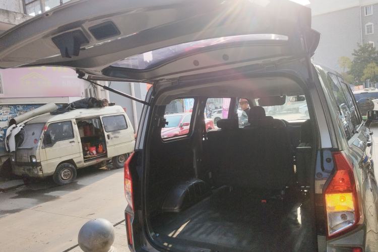 Used Wuling Hongguang PLUS 2019 1.5T Manual Standard Edition 5 Seats
