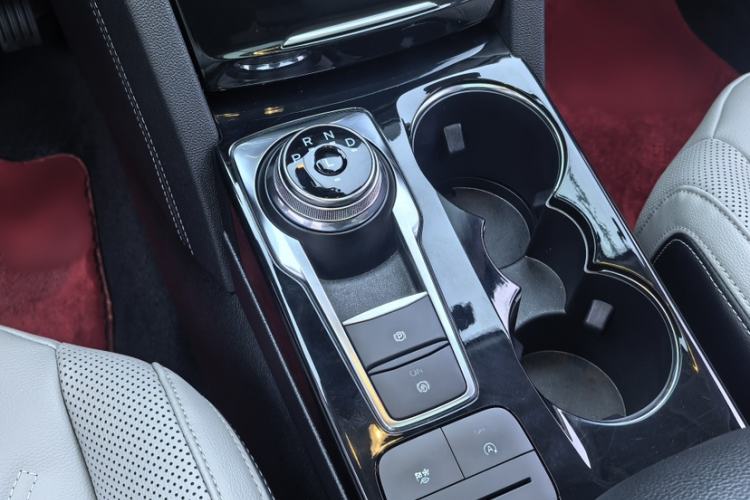 Used Ford Escape 2020 EcoBoost 245 Two-Wheel-Drive Titanium Edition