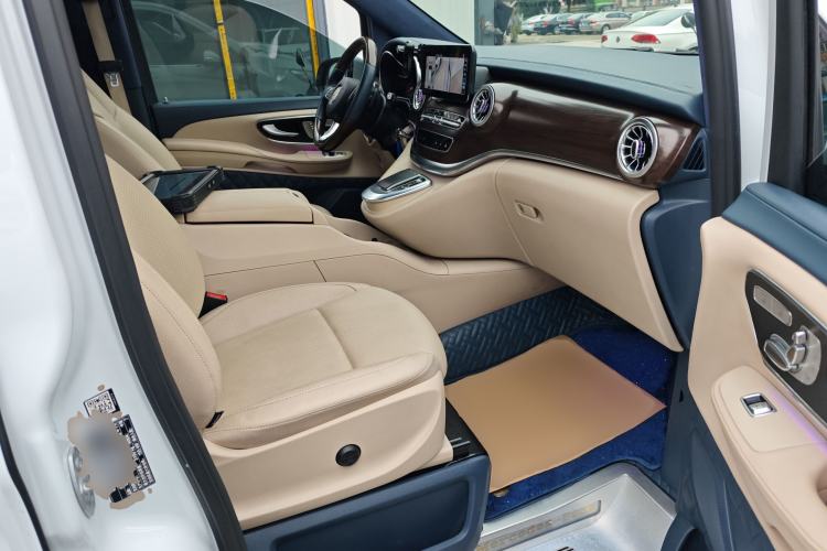 Used Mercedes-Benz V-Class 2021 V 260 Avantgarde Edition
