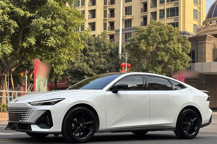 Used Changan UNI-V 2023 1.5T Prestige Model