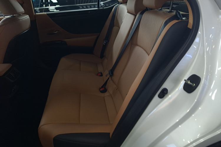 Used Lexus ES 2023 200 Excellence Edition