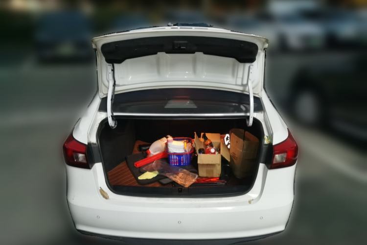 Used Roewe 360 2016 1.5L Automatic Smart Screen Version Trunk