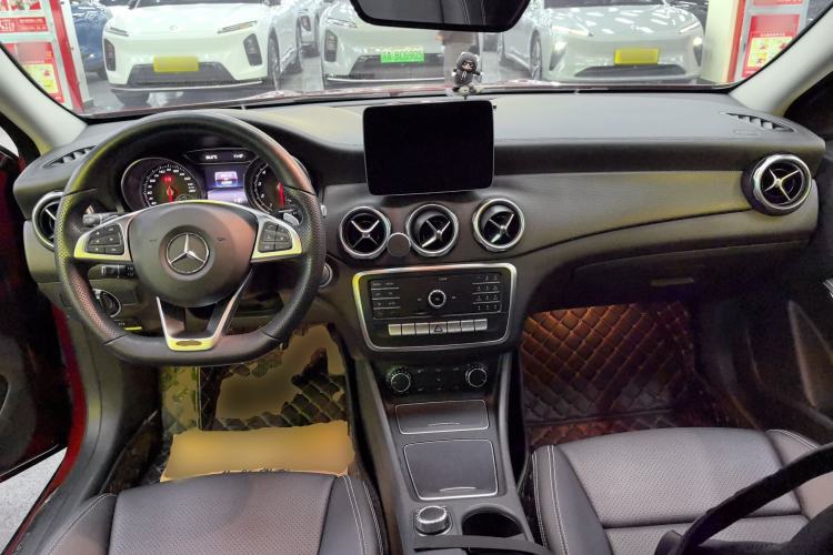 Used Mercedes-Benz GLA 2019 GLA 200 Fashion Model Center Console