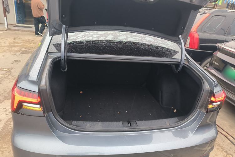 Used Roewe i6 MAX 2020 300TGI Automatic "Swell Cool Smart Drive" Edition