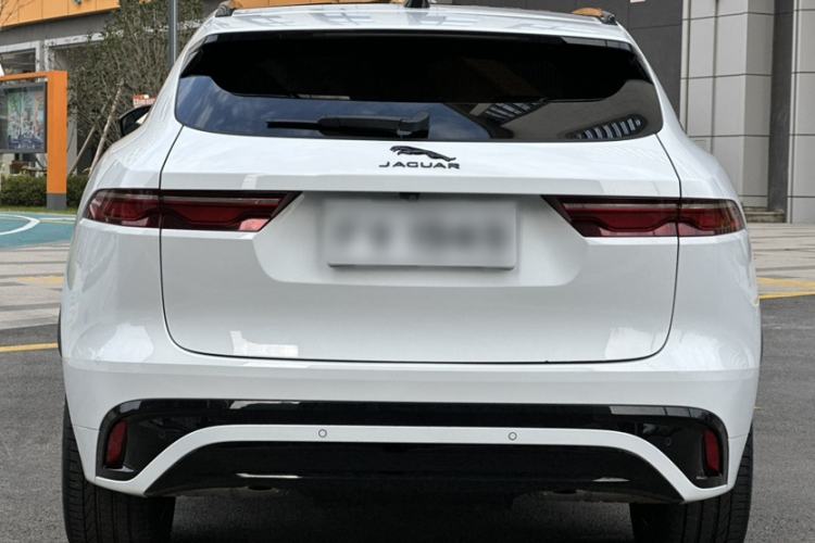 Used Jaguar F-PACE 2024 P250 R-Dynamic SE Exterior 10