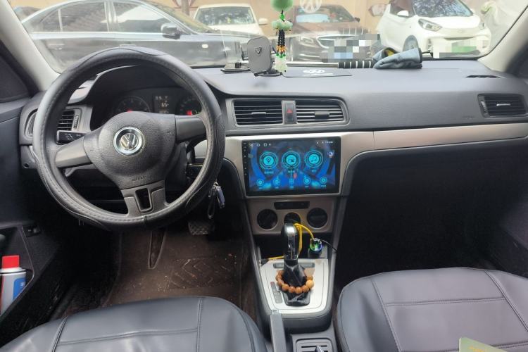 Used Volkswagen Lavida 2013 Revised Classic 1.6L Automatic Fashion Edition
