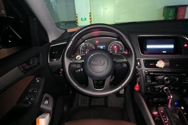 Used Audi Q5 2017 Plus 40 TFSI Ambition Model
