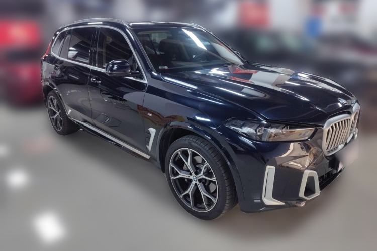 Used BMW X5 2023 xDrive 30Li Luxury M Sport Package
