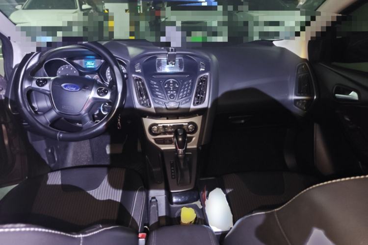 Used Ford Focus 2012 Sedan 1.6L Automatic Fashion Edition
