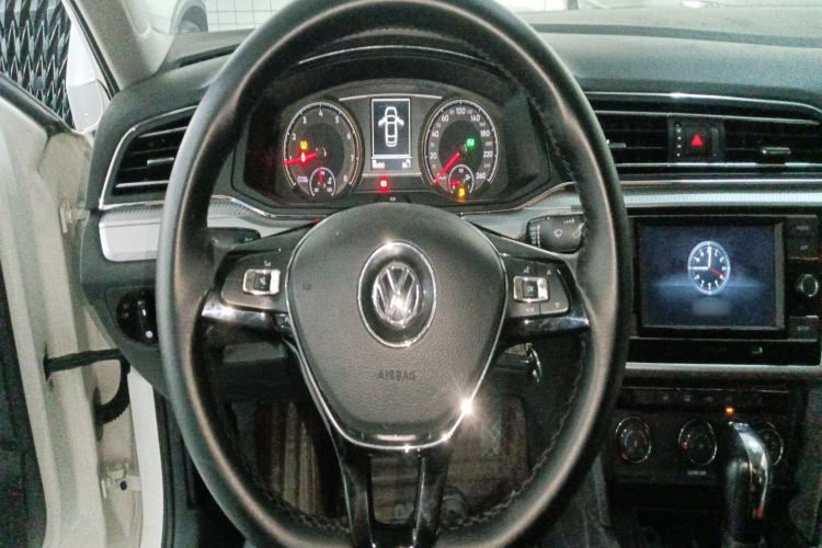 Used Volkswagen Lamando 2019 230TSI DSG Fashion Edition China VI Steering Wheel