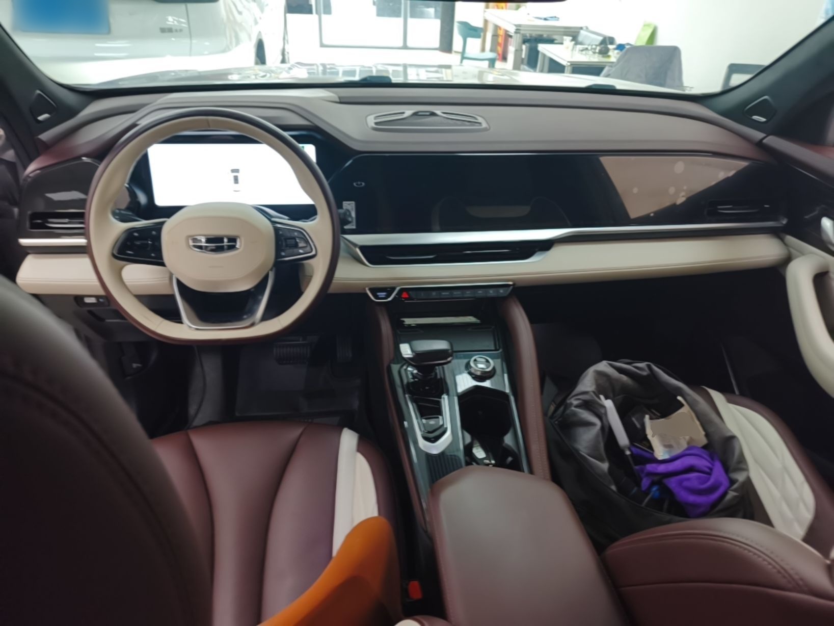 Geely Auto Monjaro L 2021 2.0TD DCT EVO Two-Wheel Drive Smart Luxury Version — снимка 12