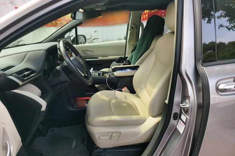 Used Toyota SIENNA 2021 2.5L Hybrid Premium Edition