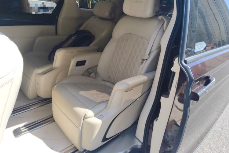 Used Buick GL8 2022 Avenir Aivia Six-Seat Deluxe Edition Left Rear Seat