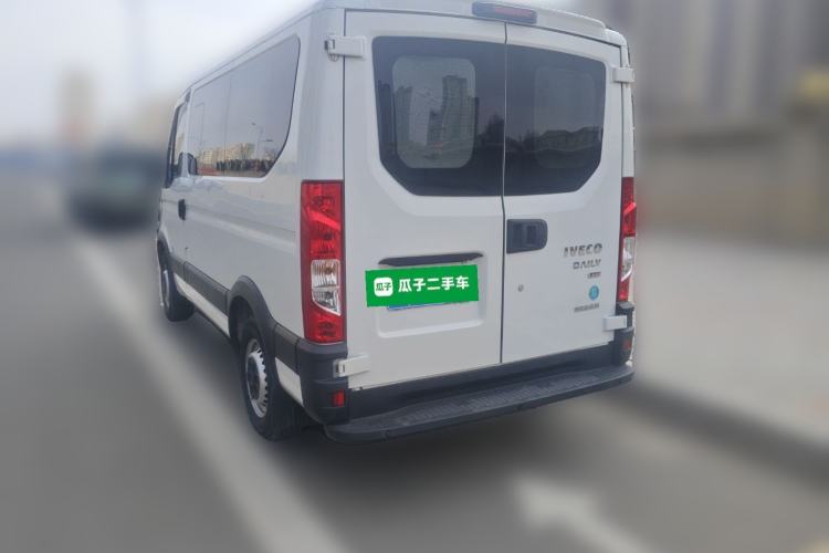 Used Iveco Eurocargo 2021 2.0T Manual Super-Rui Short Wheelbase Low-Roof Side-Hinged Door F1A