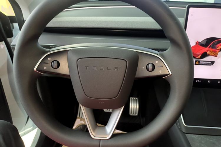 Used Tesla Model Y 2025 Rear-Wheel-Drive Version Steering Wheel
