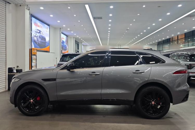 Used Jaguar F-PACE 2023 P250 R-Dynamic BLACK