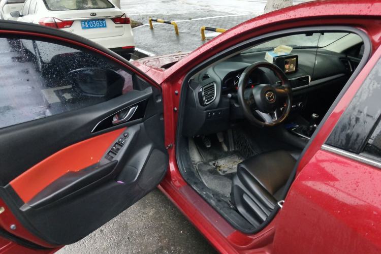 Used Mazda Mazda 3 Axela 2016 Sedan 1.5L Manual Luxury Model