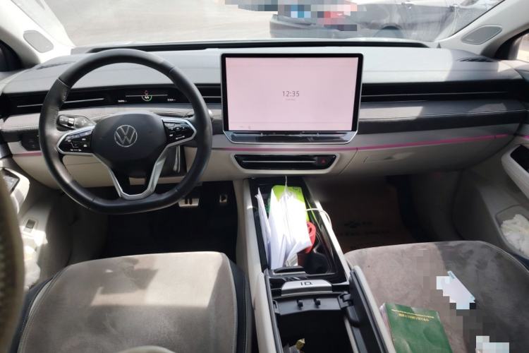 Used Volkswagen ID.7 VIZZION 2024 First Edition Center Console