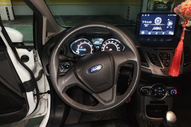 Used Ford Fiesta 2013 Sedan 1.5L Manual Fashion Edition Steering Wheel