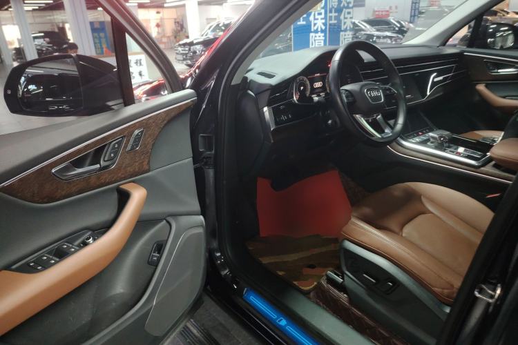 Used Audi Q7 2021 55 TFSI quattro S line Sport model