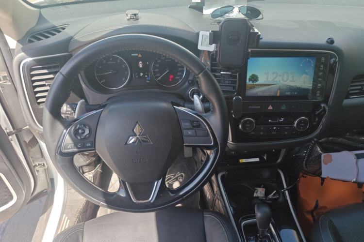 Used Mitsubishi Outlander 2019 2.4L 4x4 Zhi Xiang Edition 5 Seats China VI Standard