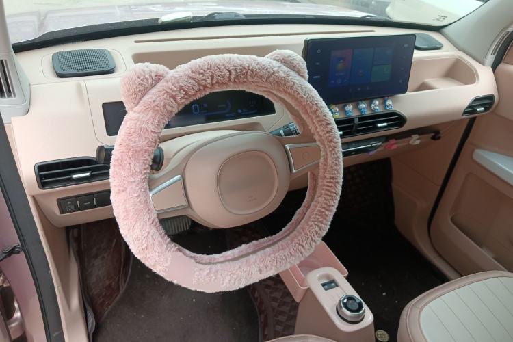 Used Geely Galaxy Panda 2023 Panda Mini 200km Endurance Bear Center Console