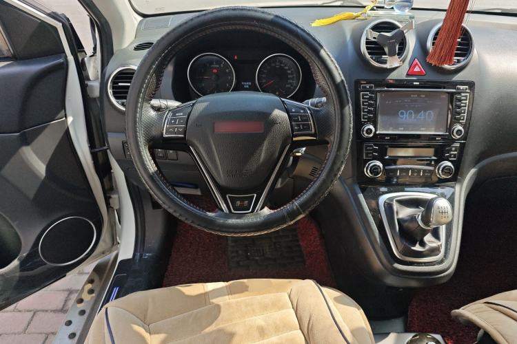 Used Haval H6 2013 Upgraded Model 1.5T Manual Two-Wheel Drive Urban Version