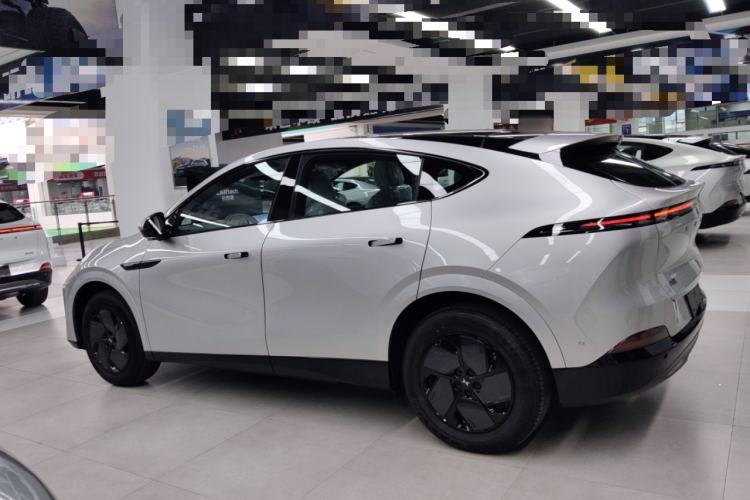 Used XPeng G6 2025 625 Long-Range Max Tech Edition Left Side