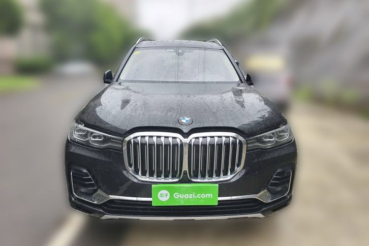 Used BMW X7 2021 Facelifted xDrive40i Luxury Package with Leading Features Front