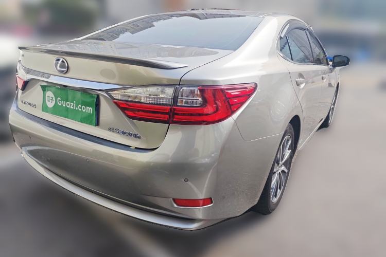 Used Lexus ES 2015 300h Comfort Edition