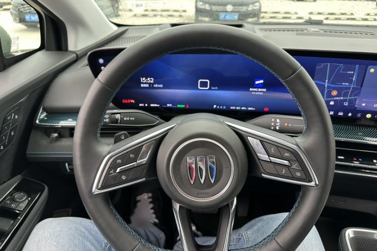 Used Buick E4 2023 Smart Edition Interior 9