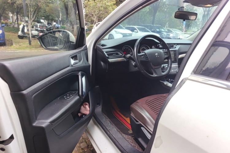 Used Peugeot 408 2015 1.2T Automatic Luxury Edition Driver Seat